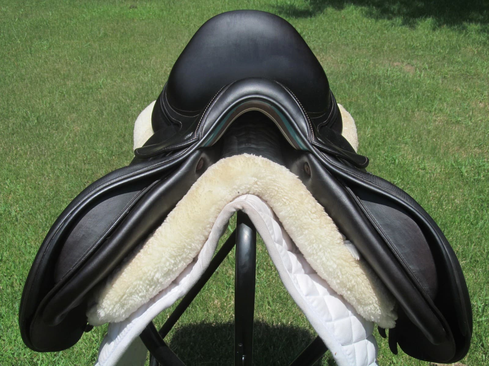 17.5" VOLTAIRE STUTTGART BUFFALO close contact jumping saddle-WIDE-2019 MODEL 6