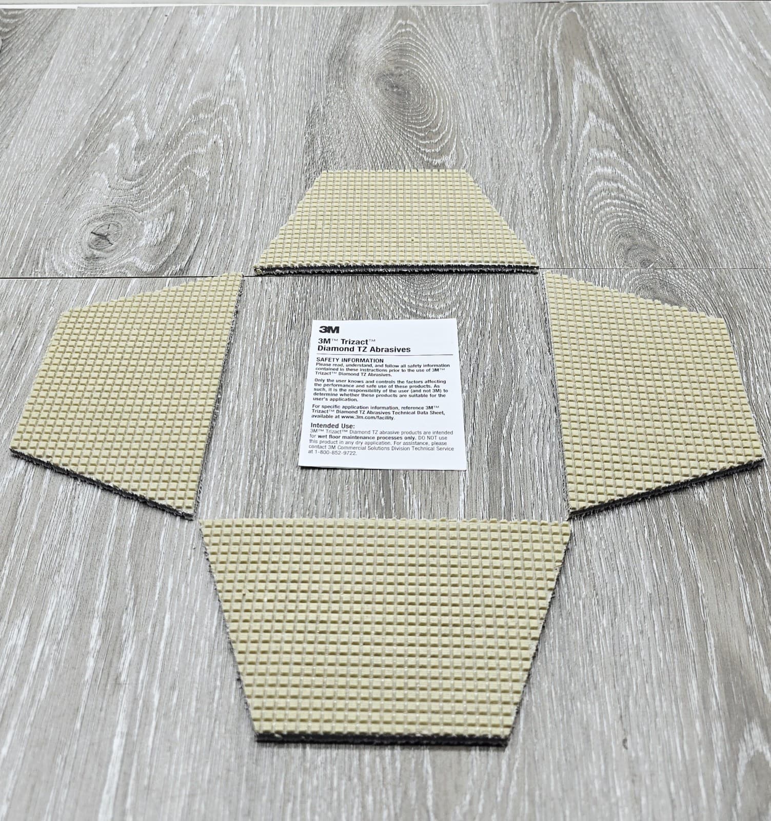 3M Floor Pads3M Trizact Diamond TZ Abrasive Floor Pad, Gold, (86018) 4 PIECES  2