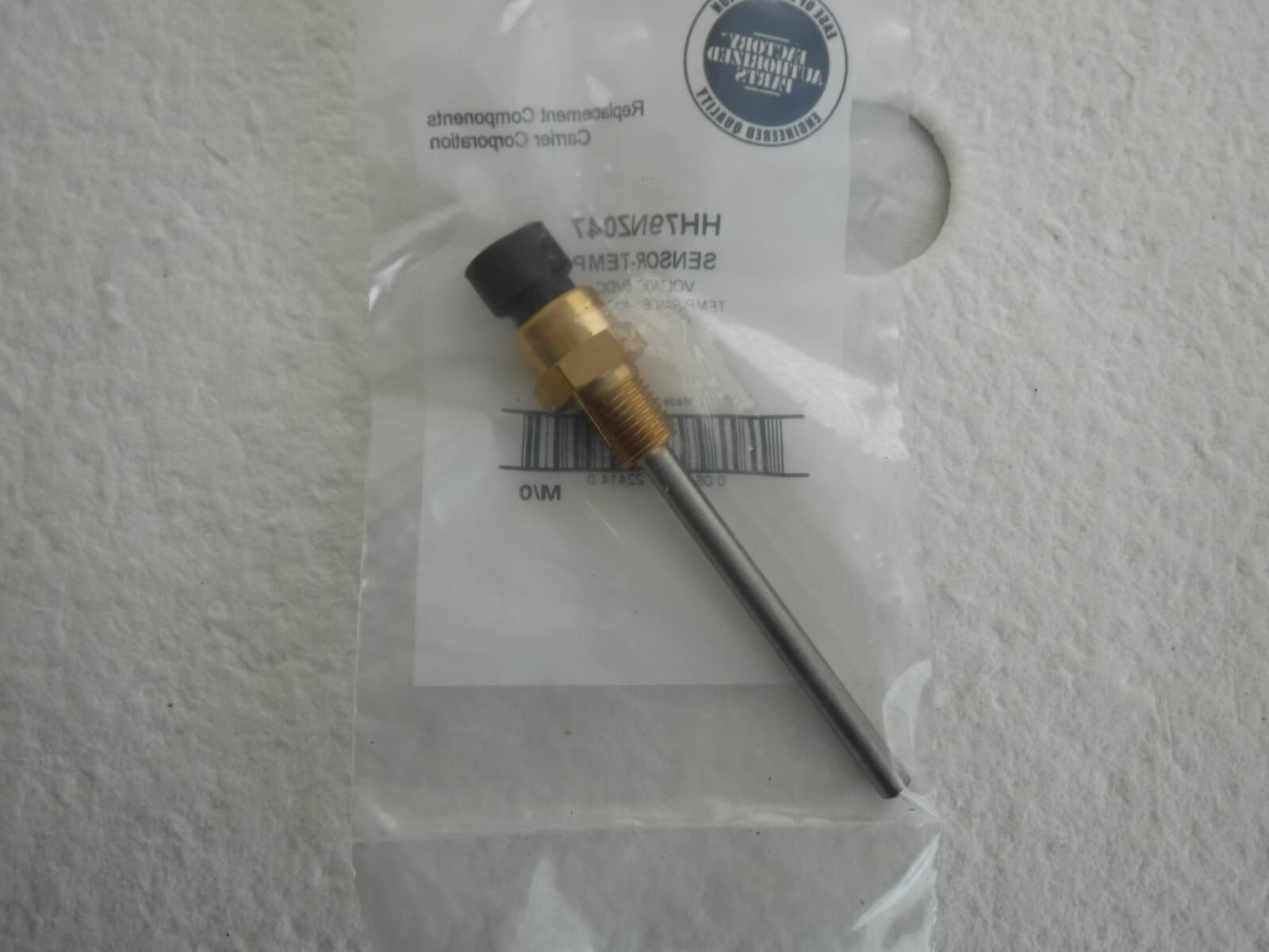 CARRIER TEMPERATURE SENSOR HH79NZ047 5 VDC TEMPERATURE RANGE 40-120 CELSIUS