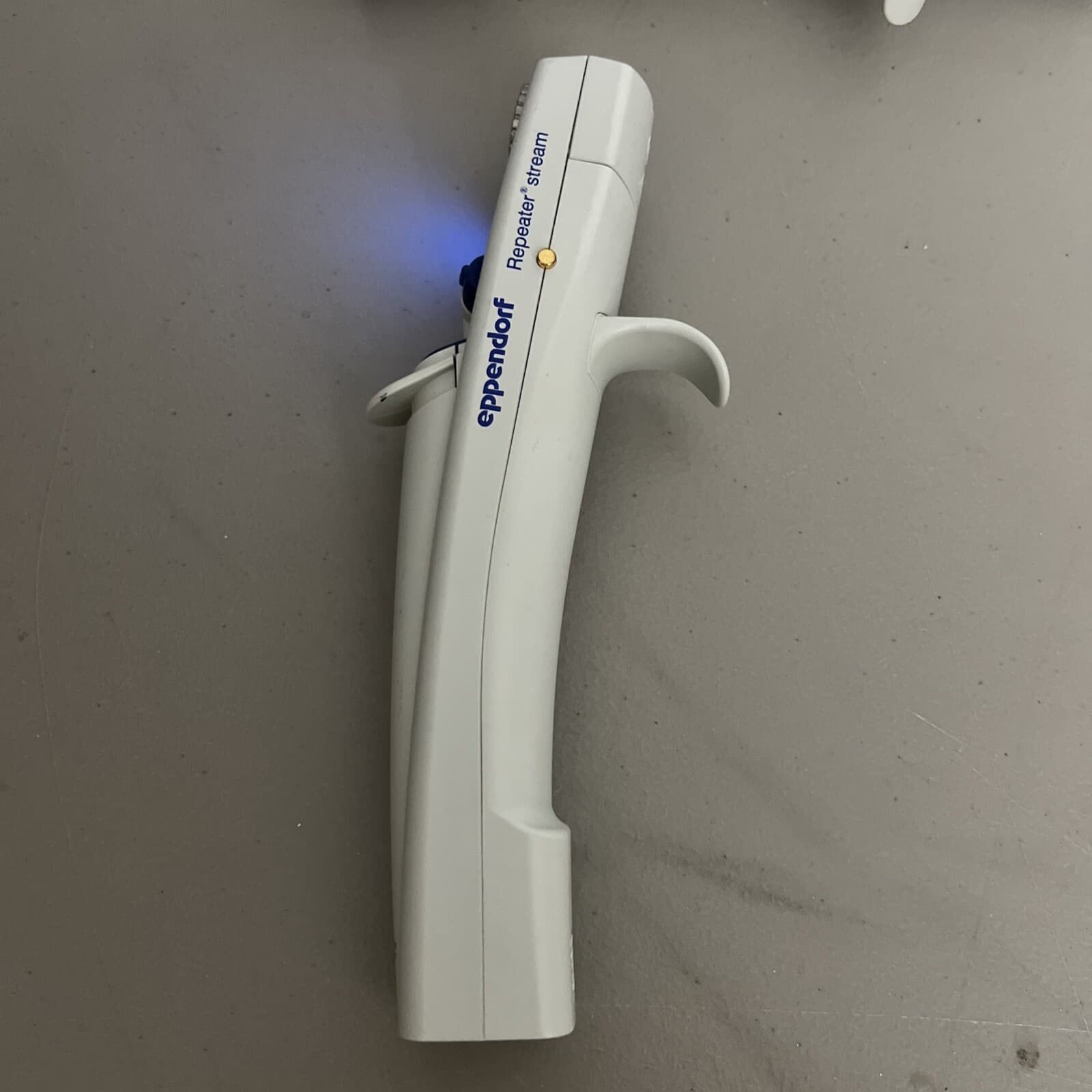 Eppendorf Repeater Stream Electronic Multi-Dispenser Pipette bundle- No Charger 3