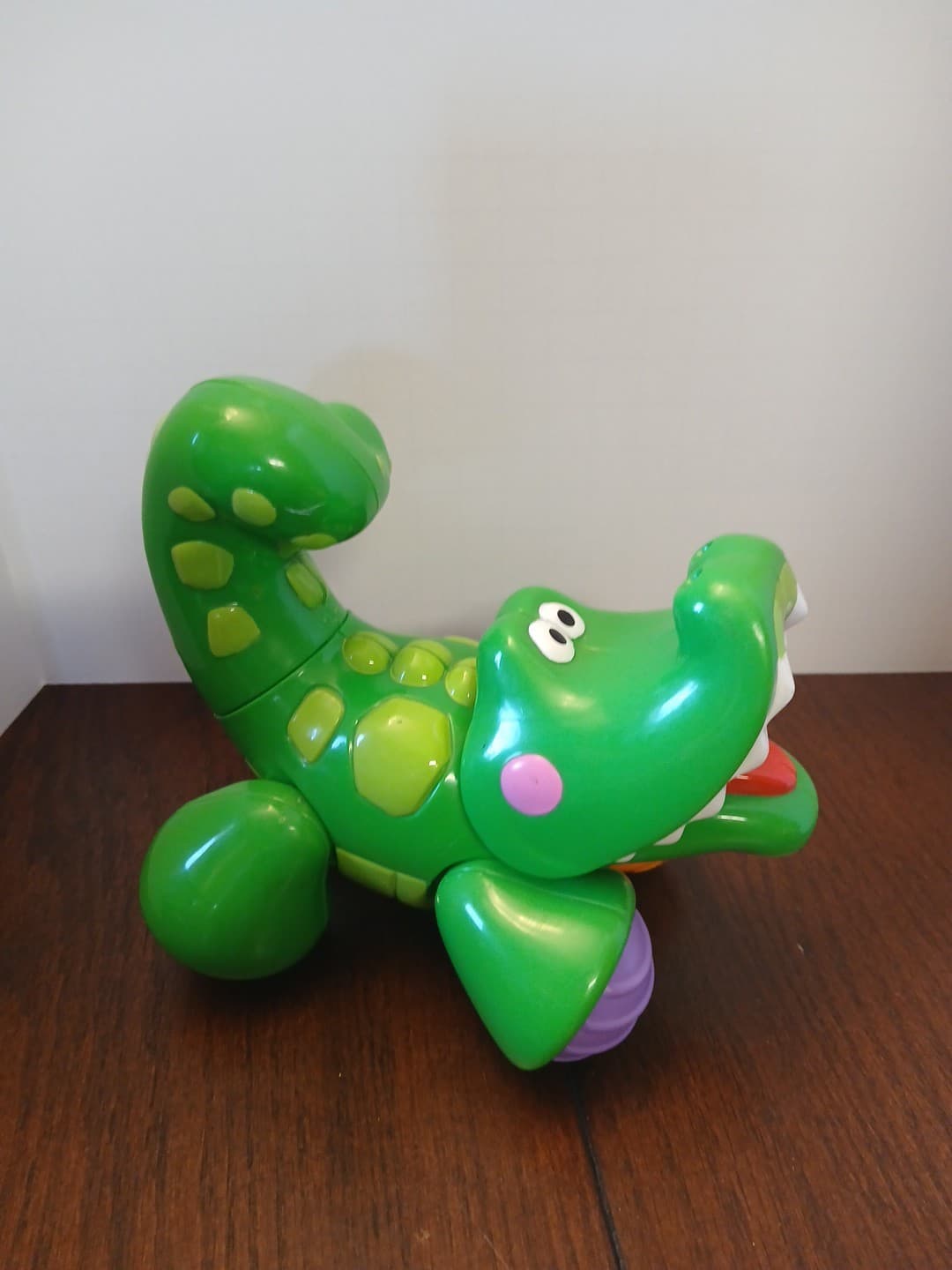 FISHER PRICE AMAZING ANIMALS ALLIGATOR, SENSORY, JOINTED, CLICK CLACK TOY 4