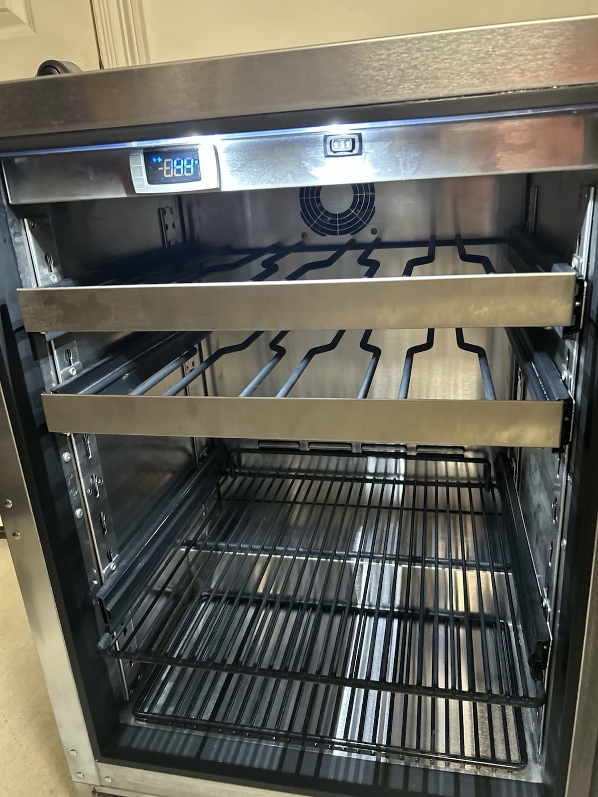 PERLICK Signature Series 24" Undercounter Wine Cooler Fridge - HP24BS-3-3R 2