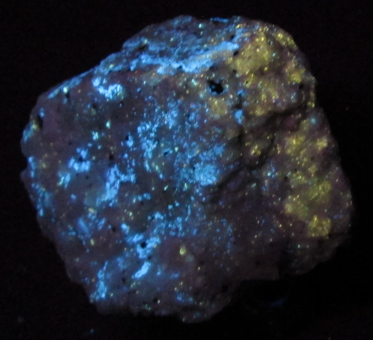Hydrozincite Chondrodite Diopside Fluorescent Minerals Long Lake, Ont, Canada