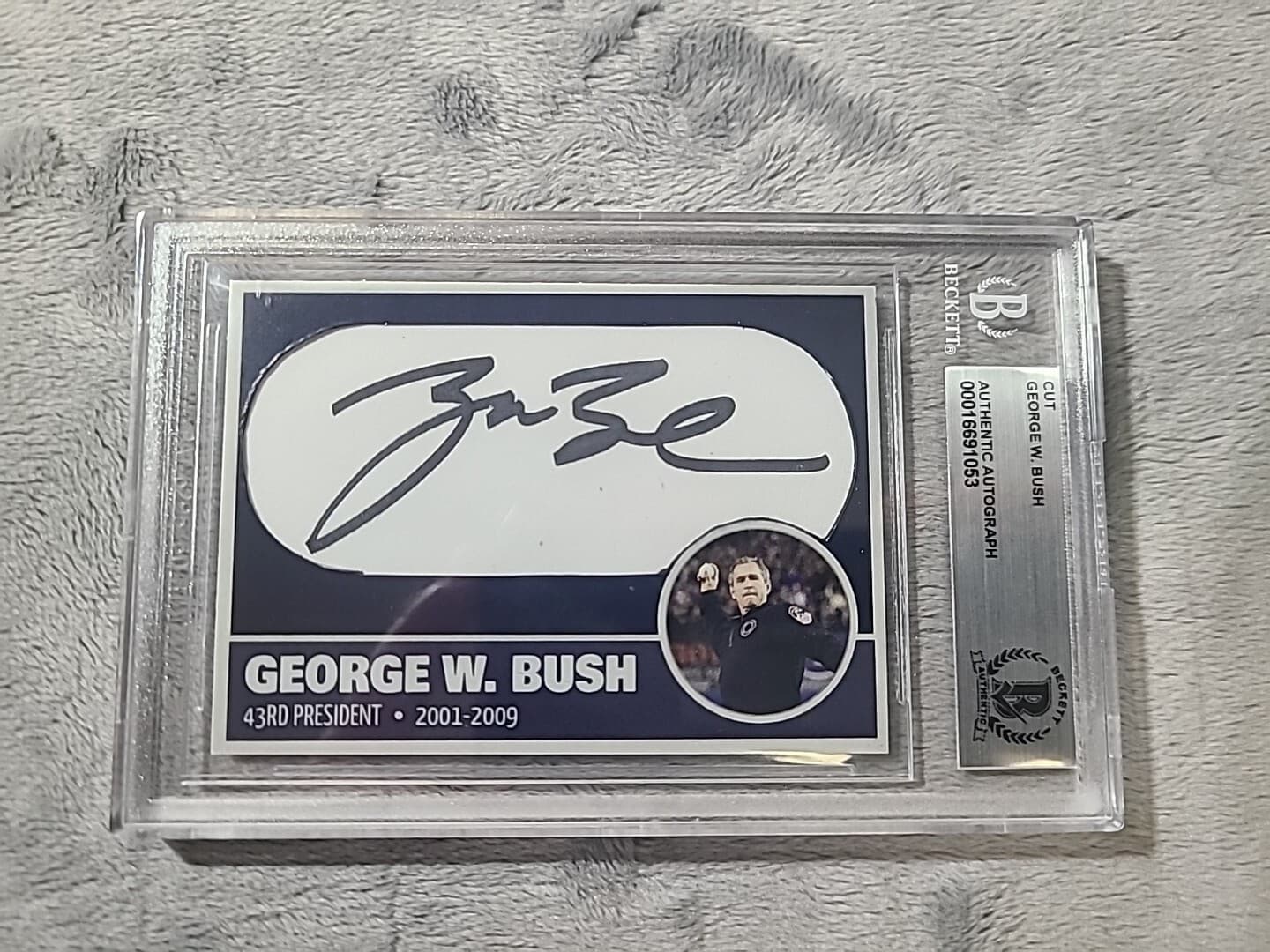 George W. Bush Signed Cut Card 1/1 Beckett Certified Rare!! #43 1st Pitch 
