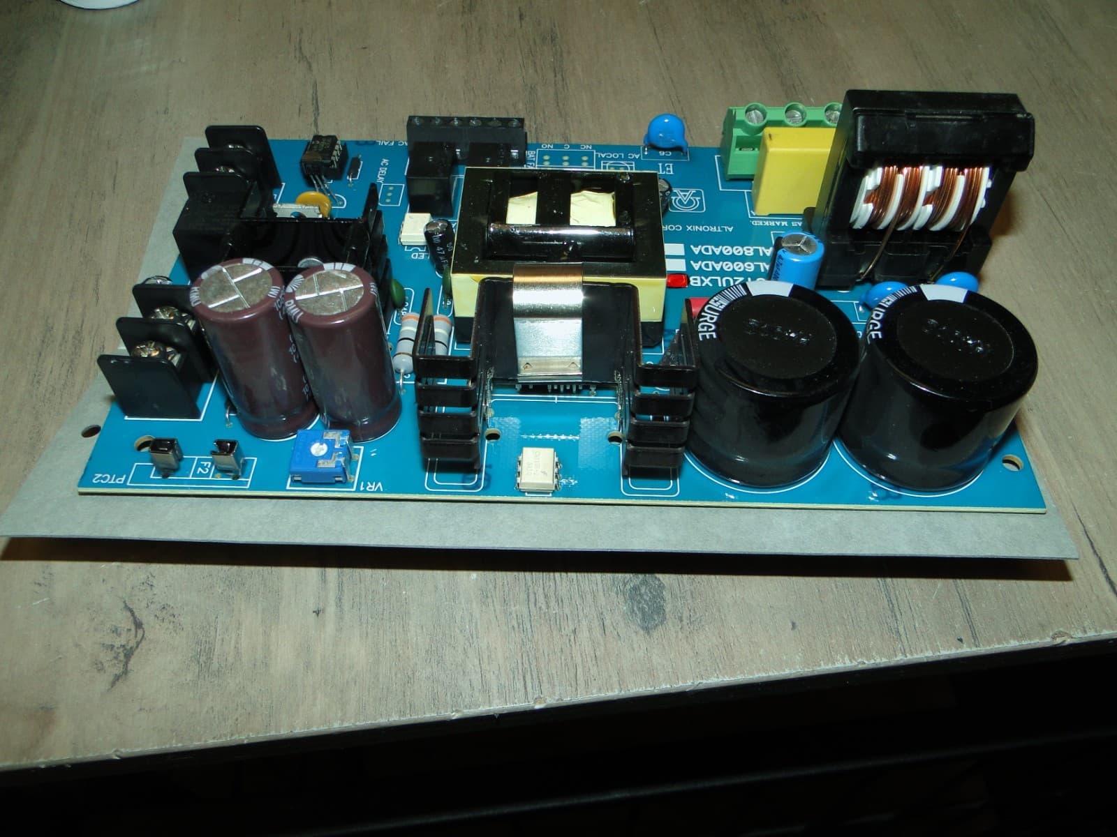 Altronix AL1012ULXB Power Supply Charger, Single Fused Output, 12VDC at 10A READ 3