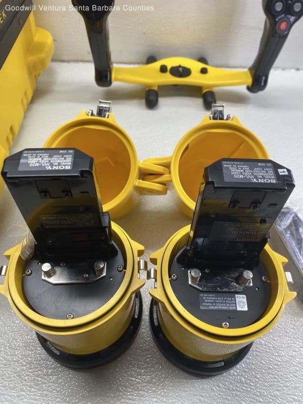 Sony Handycam Super Marine Pack MPK-TRS /w (2) HVL-M20 Lights & LCH-M10 Case 5