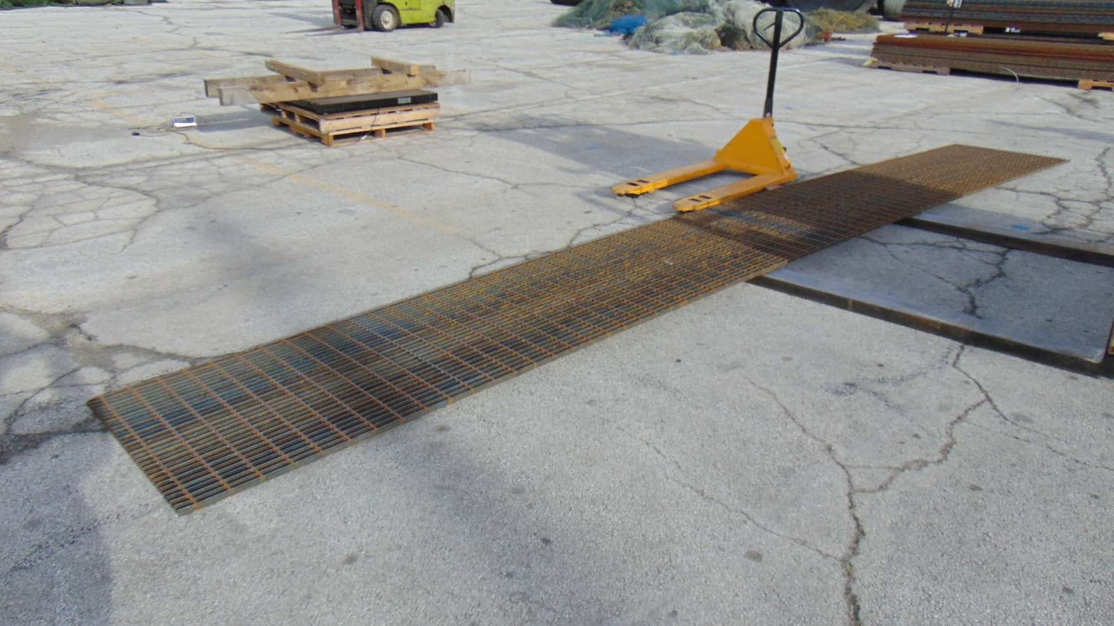 Steel Grating - Rusty - 35-3/4" x 23' x 1" - Platform, Mesh, Floor, Metal, Bar 6