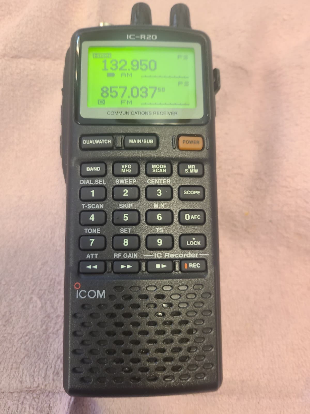 ICOM IC-R20 Handheld Communications Receiver with software 4