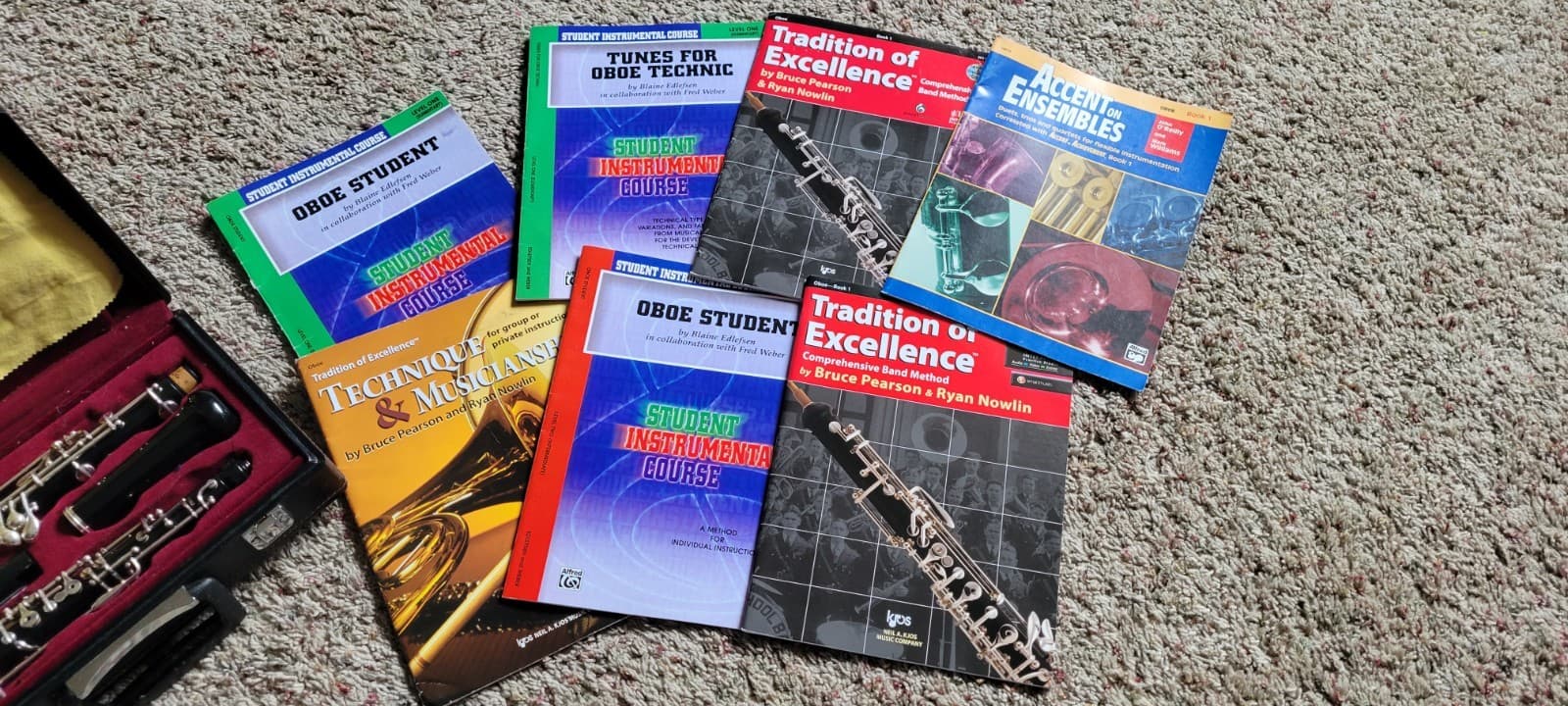 Yamaha Oboe Student Model YOB-211, Good Condition! Pre owned. With extra items. 4