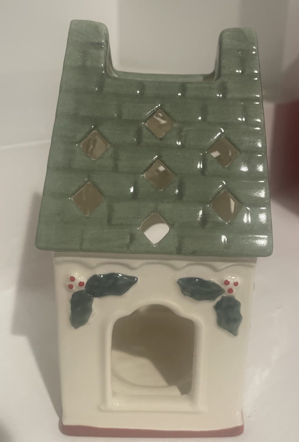Lenox American by Design- Winter Greetings Holly House Votive - New 5