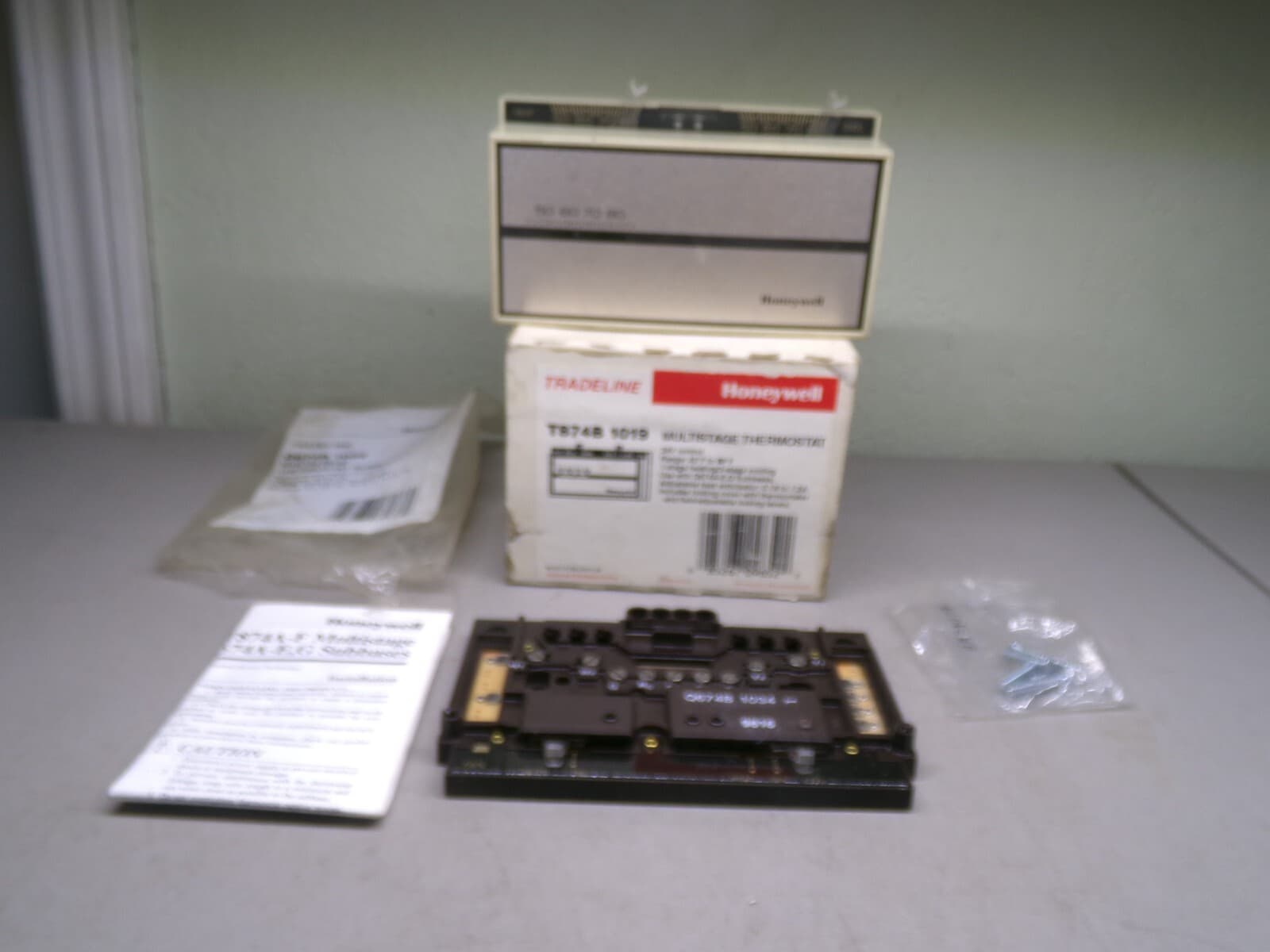 HONEYWELL T874B1019 MULTISTAGE THERMOSTAT NOS