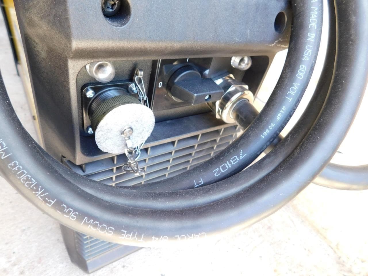 ESAB 0558102558 WARRIOR 300i CC/CV MULTI-PROCESS WELDER STICK TIG MIG 6