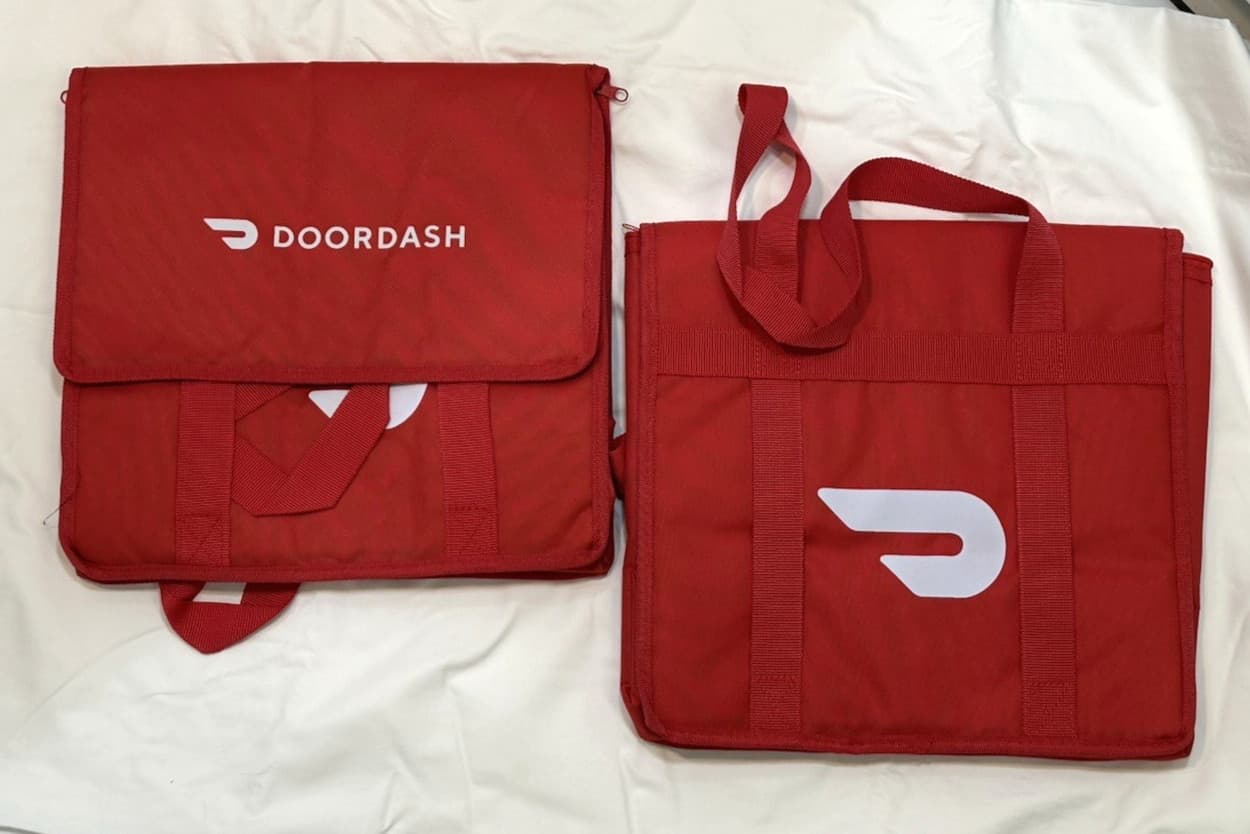 Lot of 2 ~ DOORDASH ~ 14x14x9 ~ HD Thicker Insulated Delivery Bag / Tote ~ 2