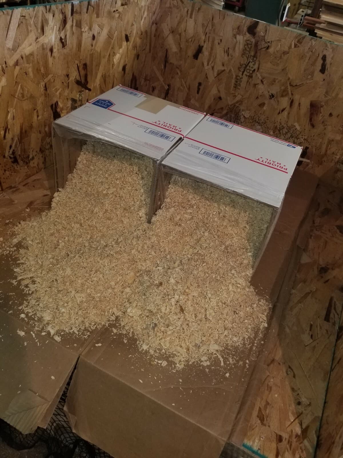 Dry Pine Shavings for pet bedding!!! 10 lbs 2
