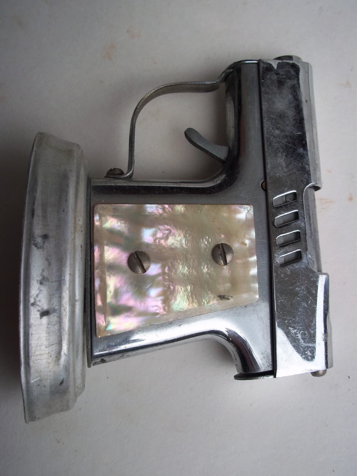 VINTAGE CIGARETTE LIGHTER (PISTOL-GUN) DESKTOP 5