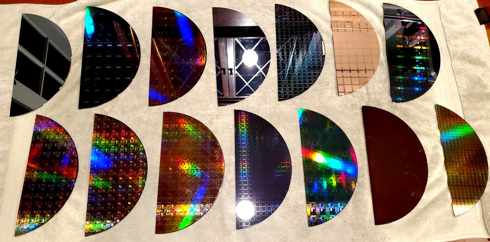 14 PC Lot Half Moon Silicon Semiconductor Lithography 300mm Wafer Slices Lot #BB 2