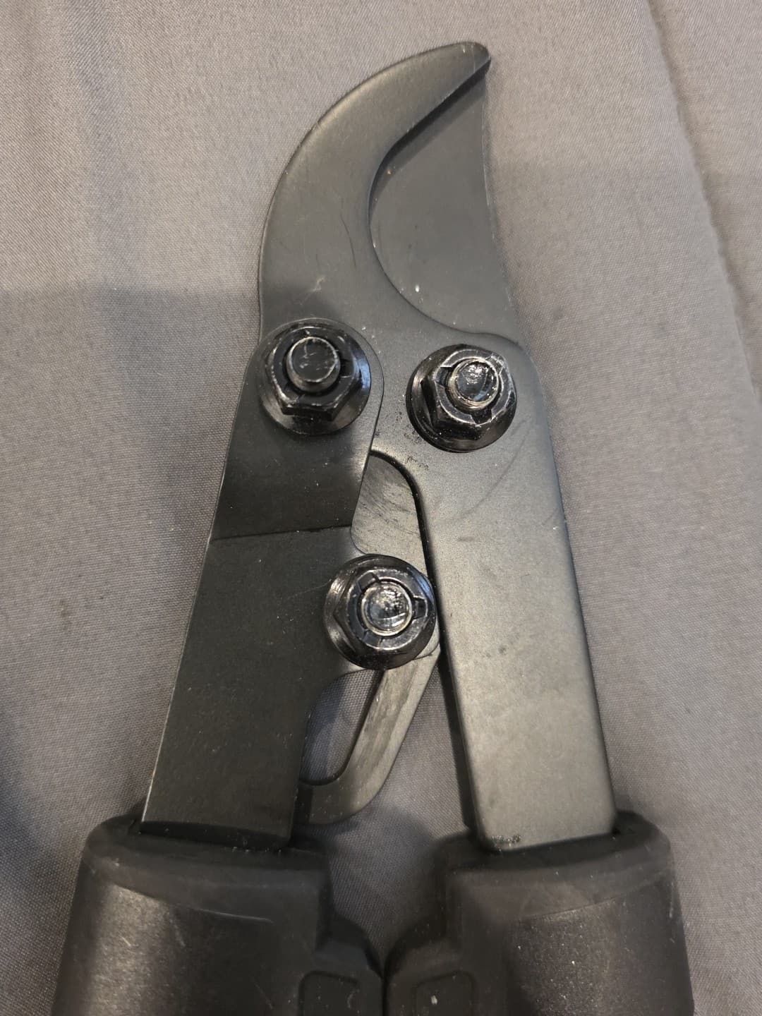 Husky Bypass Lopper 15 in Garden Tree Pruner Branch Cutter 1-1/4 in Capacity 4