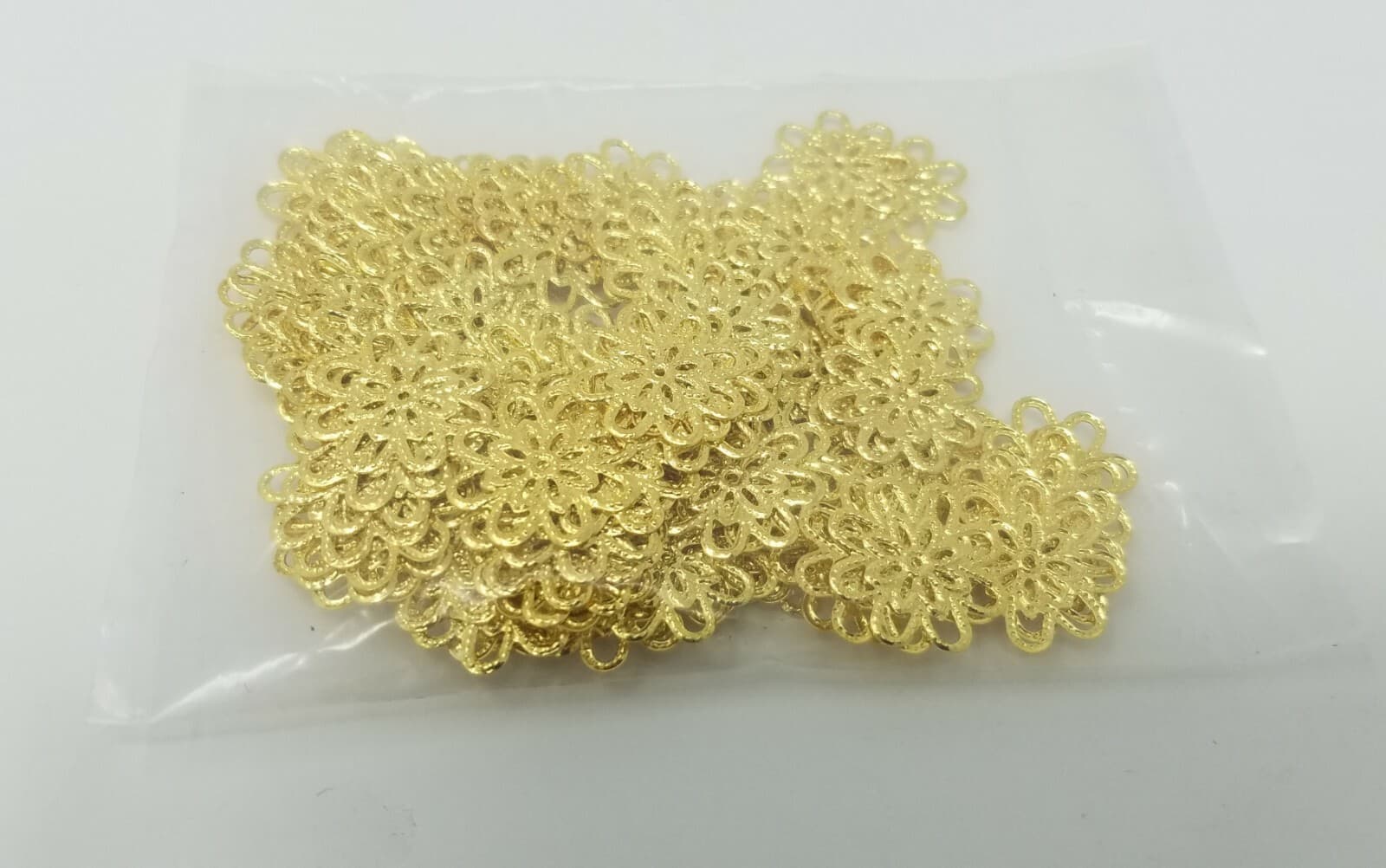 100 pcs Gold Thin Metal Filigree Floral Disk Flower Craft Sequins Embellishments 3