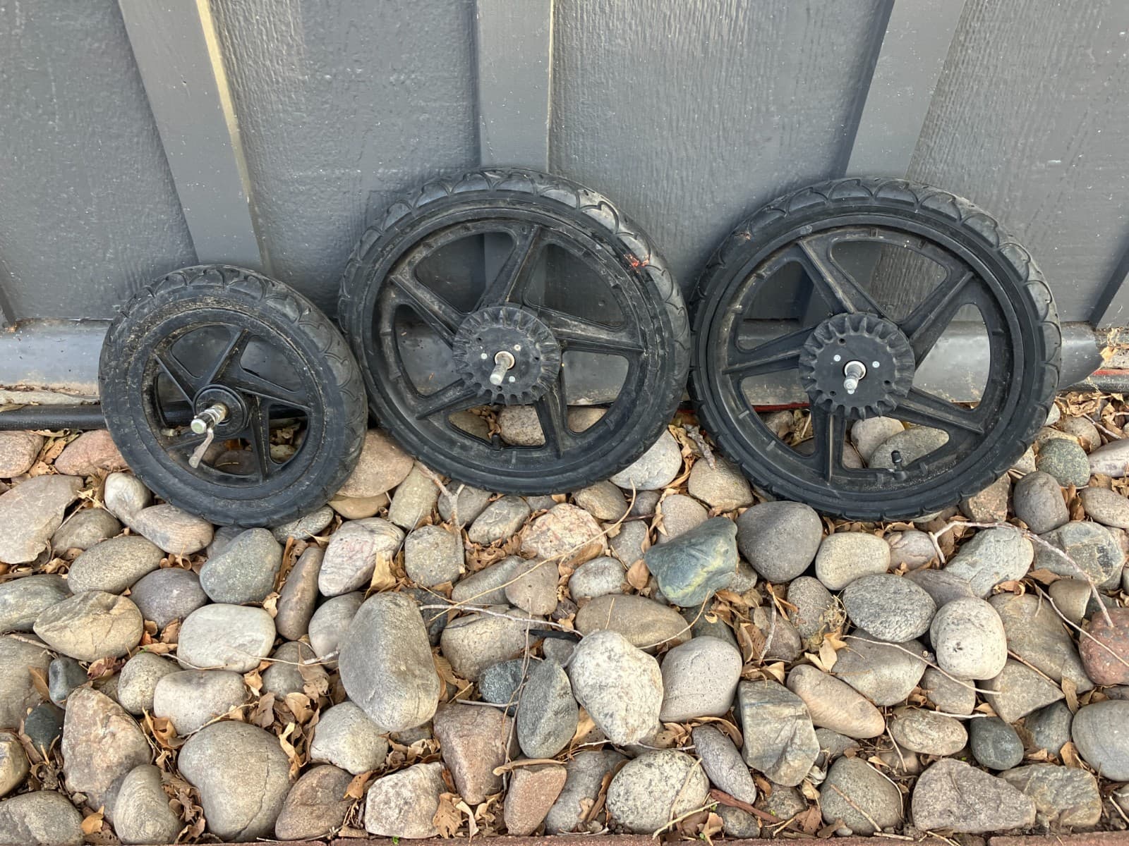 3 Bob Stroller Wheels - used wheels for jogger - 2 rear wheels + 1 front wheel 2