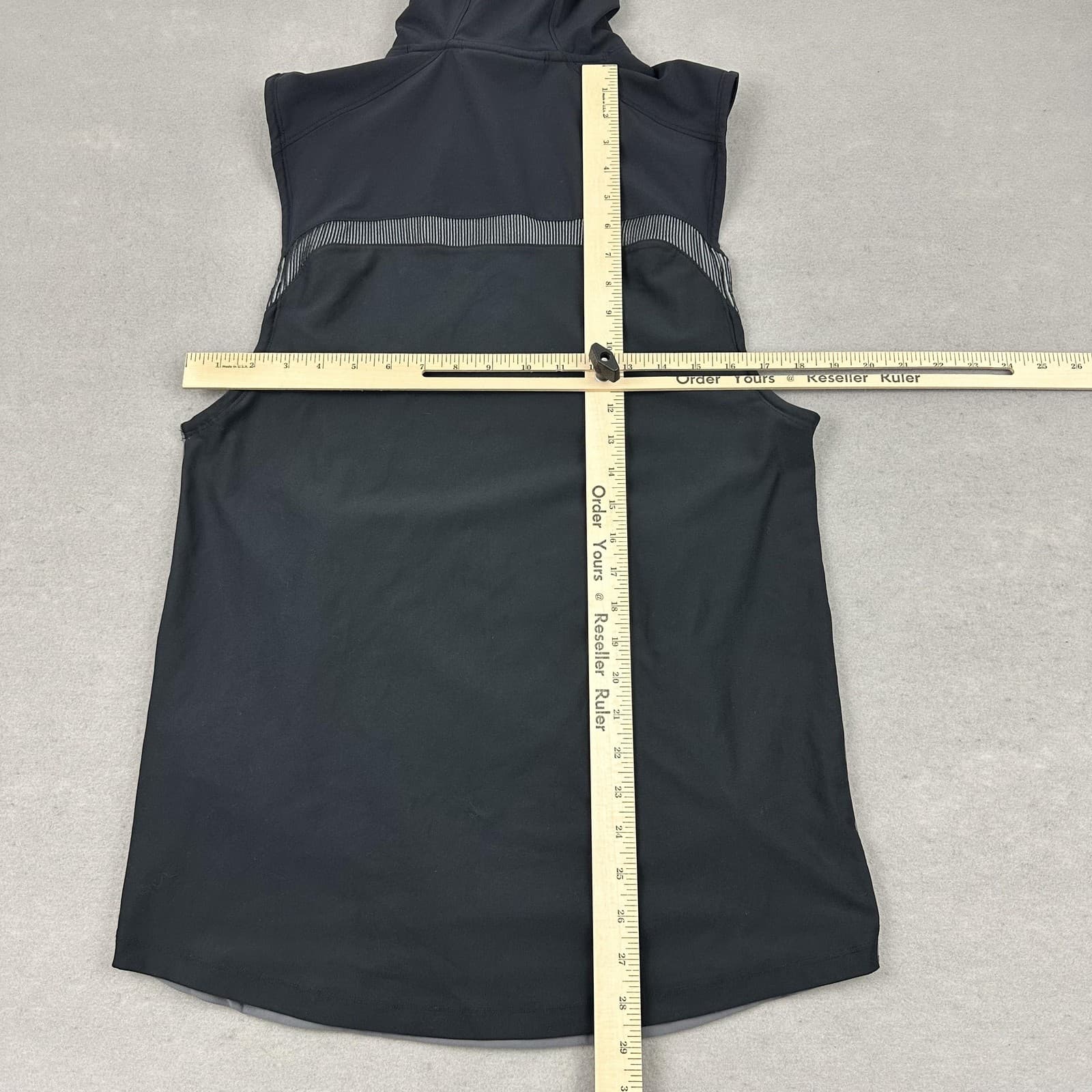 Under Armour Project Rock Hoodie Vest Mens Medium Sleeveless HeatGear Training M 6