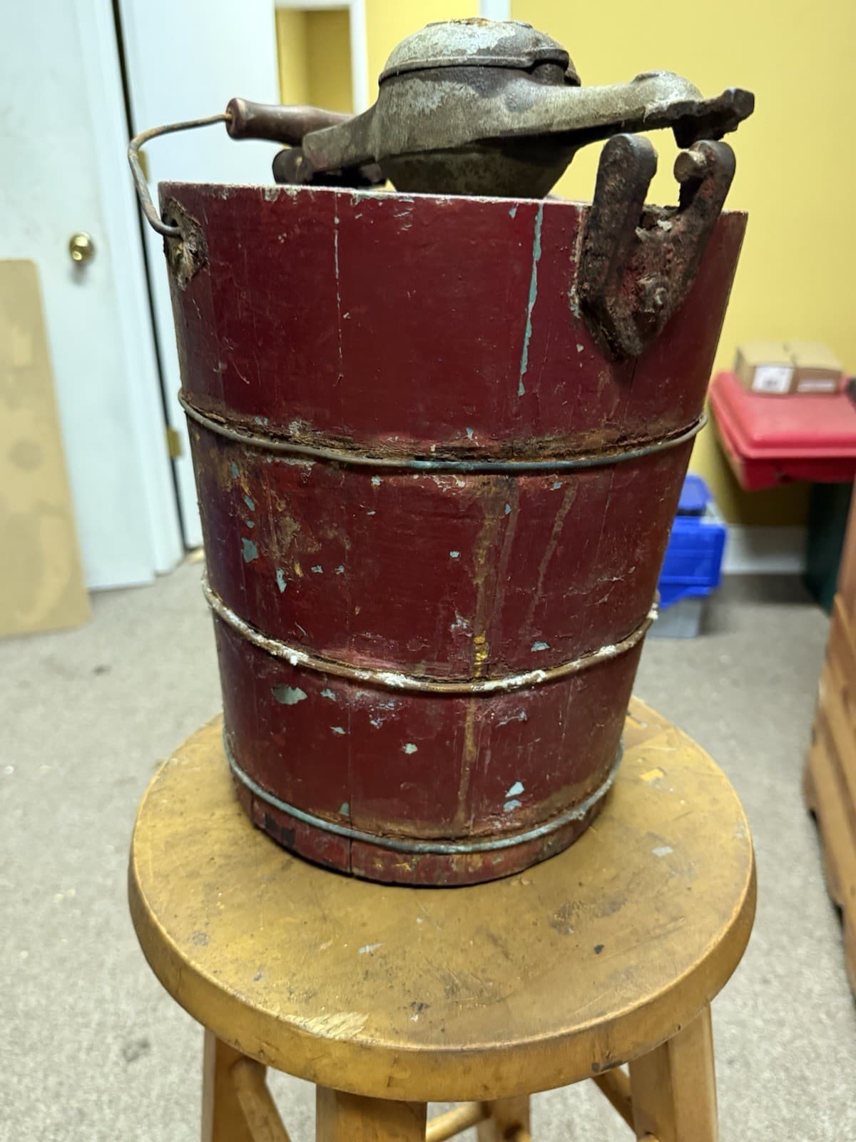 White Mountain Vintage Ice Cream Maker 2