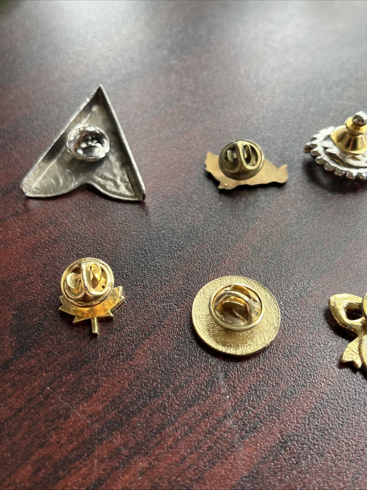 Lot Of 10 Random Mixed Lapel Hat Pins A4 4