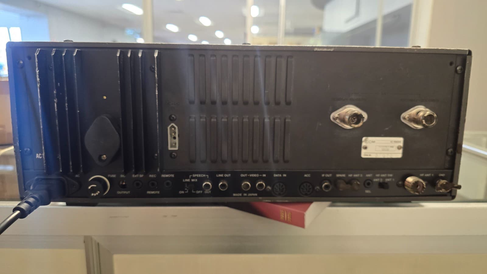 ICOM IC-R9000 Communication Receiver 100KHz- 2000MHz Serial #01070 5