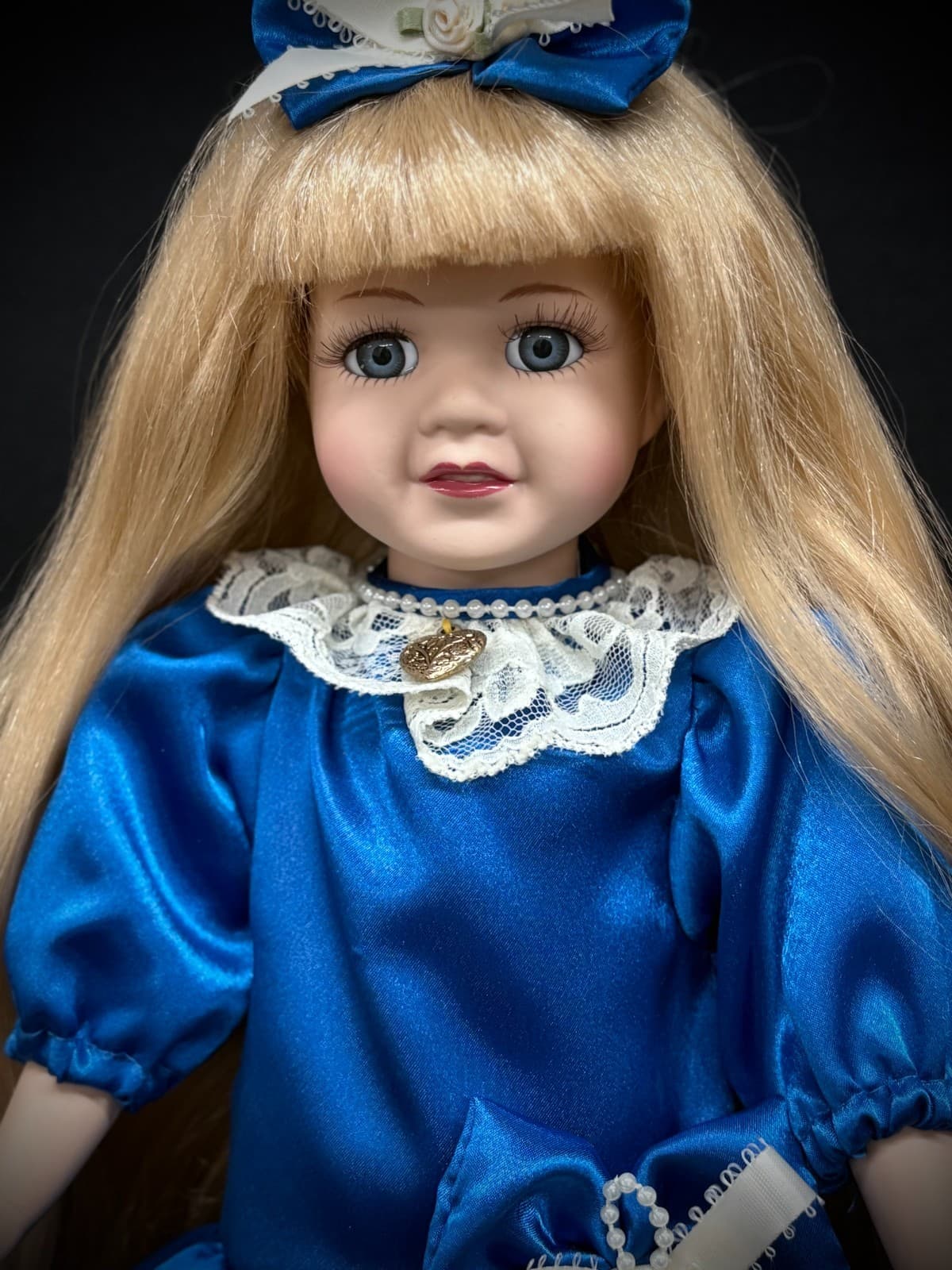 Haunted Doll 16" ~ BECKY, Age 19 ~ ACTIVE ~ Cosmetology Student, Bubbly, Social 2