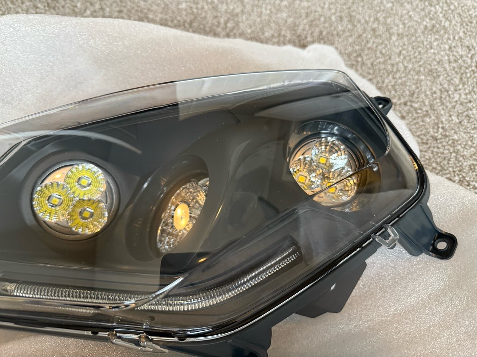 Case IH OEM CNH 47576039 - LH HEADLAMP Rowtrac T4B NEW 3