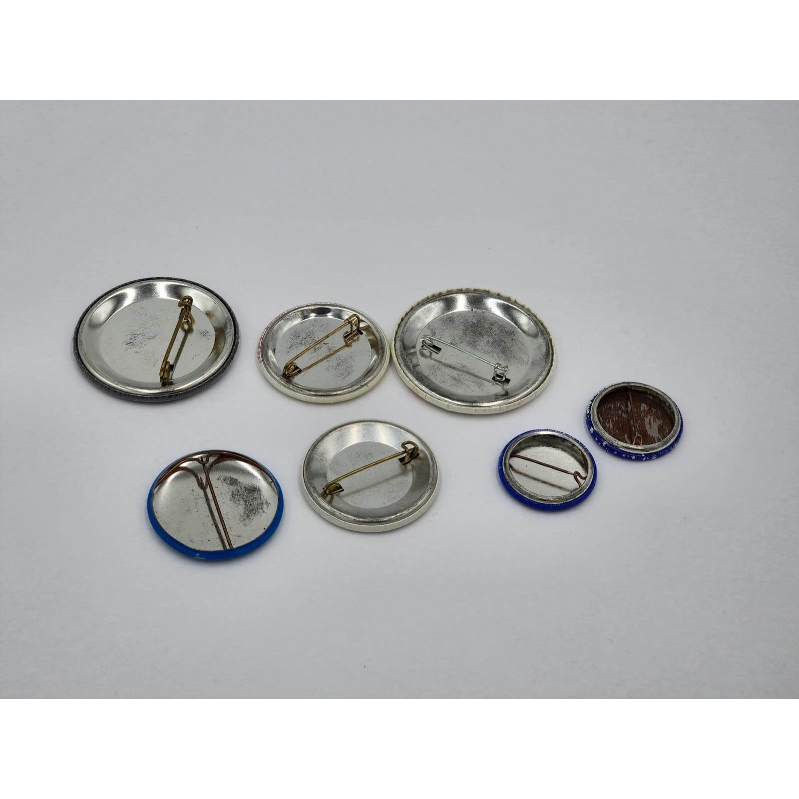 Vintage Buttons Lot 7 Praise Lord IndianHead Therapy Big Mountain Pins Pinback 2