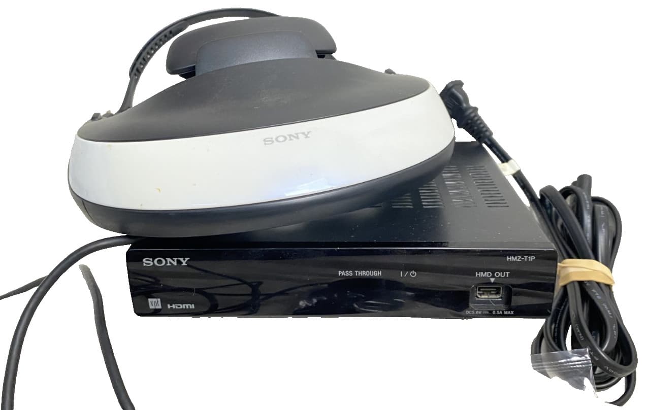Sony Personal 3D Viewer Model HMZ-T1  H121 2