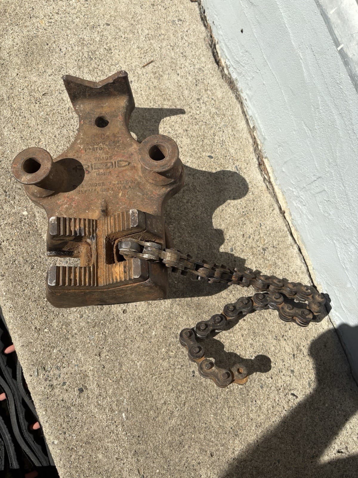 Vintage Ridgid B-C-4 Benchtop Chain Pipe Vise 1/8"-4" 5