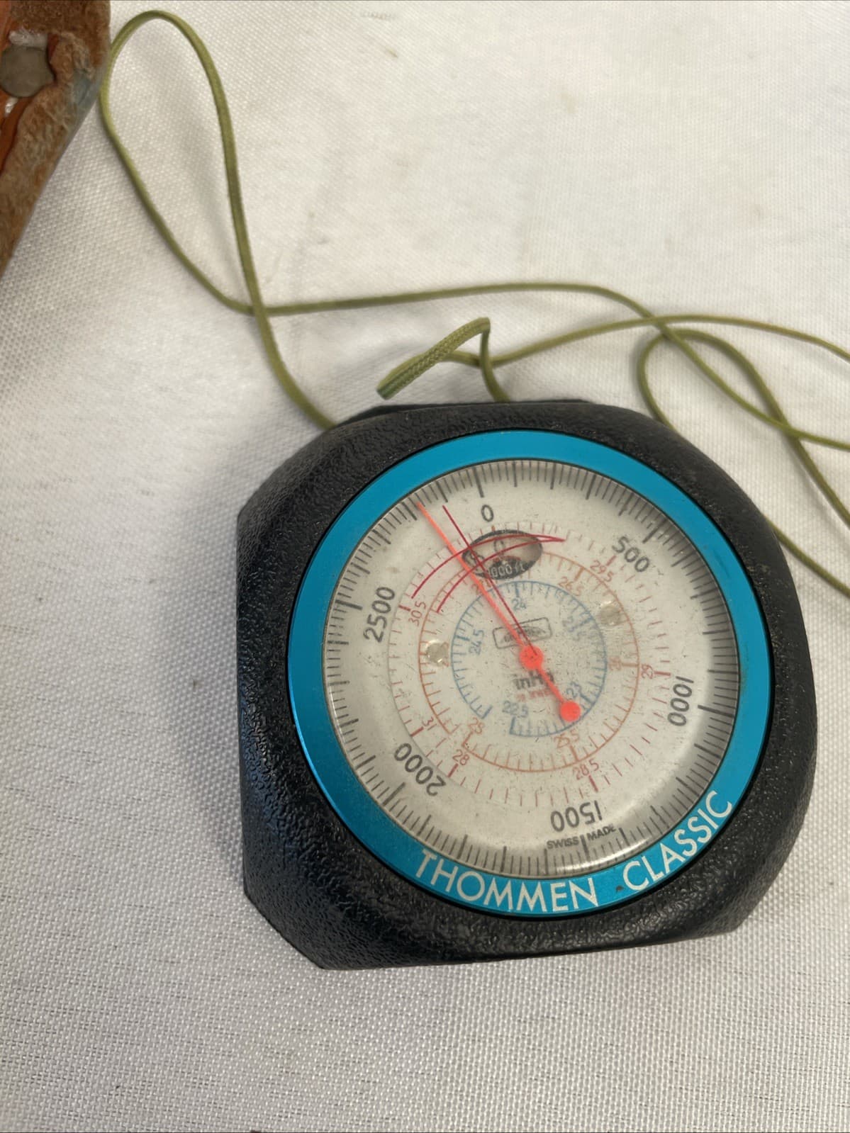 Swiss Made Vintage Altimeter Thommen 0 to 21000 ft/6400 meters With Case 3