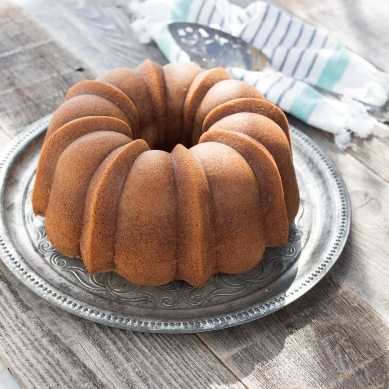 Nordic Ware Original ProCast Bundt® Pan 3