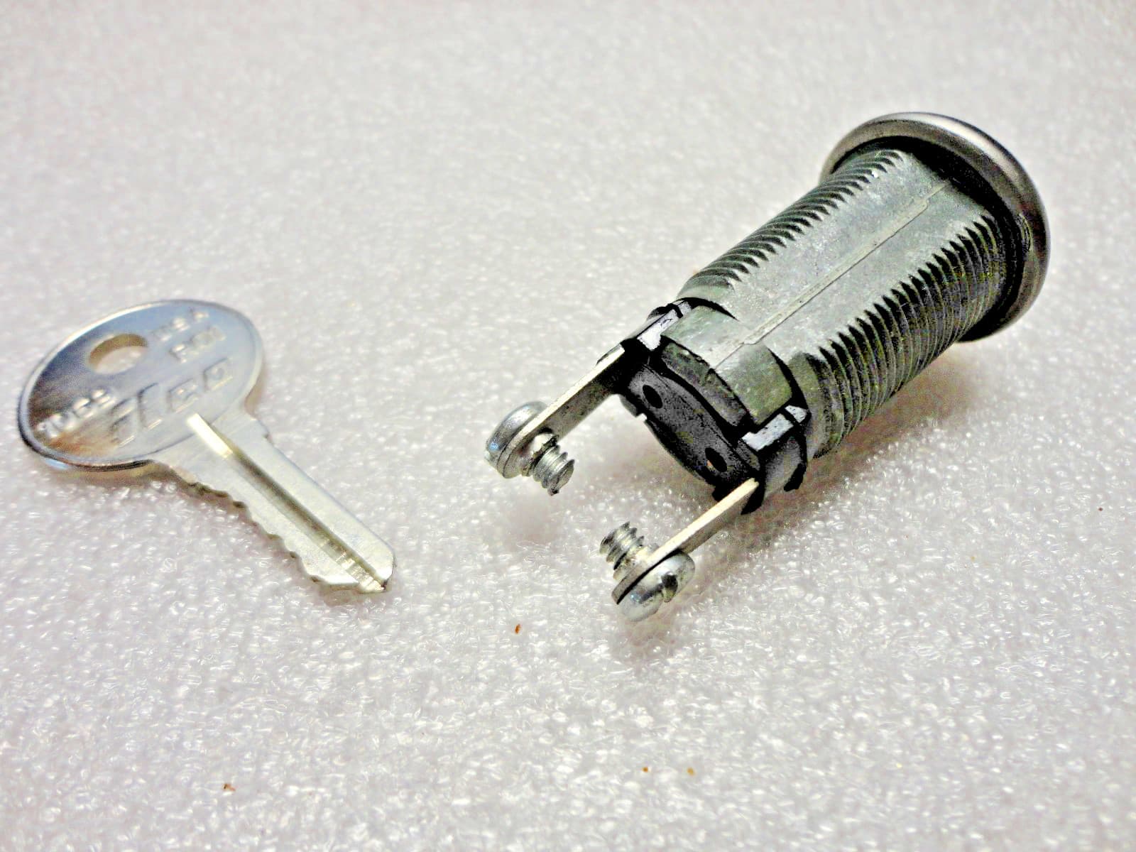 Hudson Key Switch Lock, Used With 1 Key #SA 103, See below, Ship Quick. #3 3