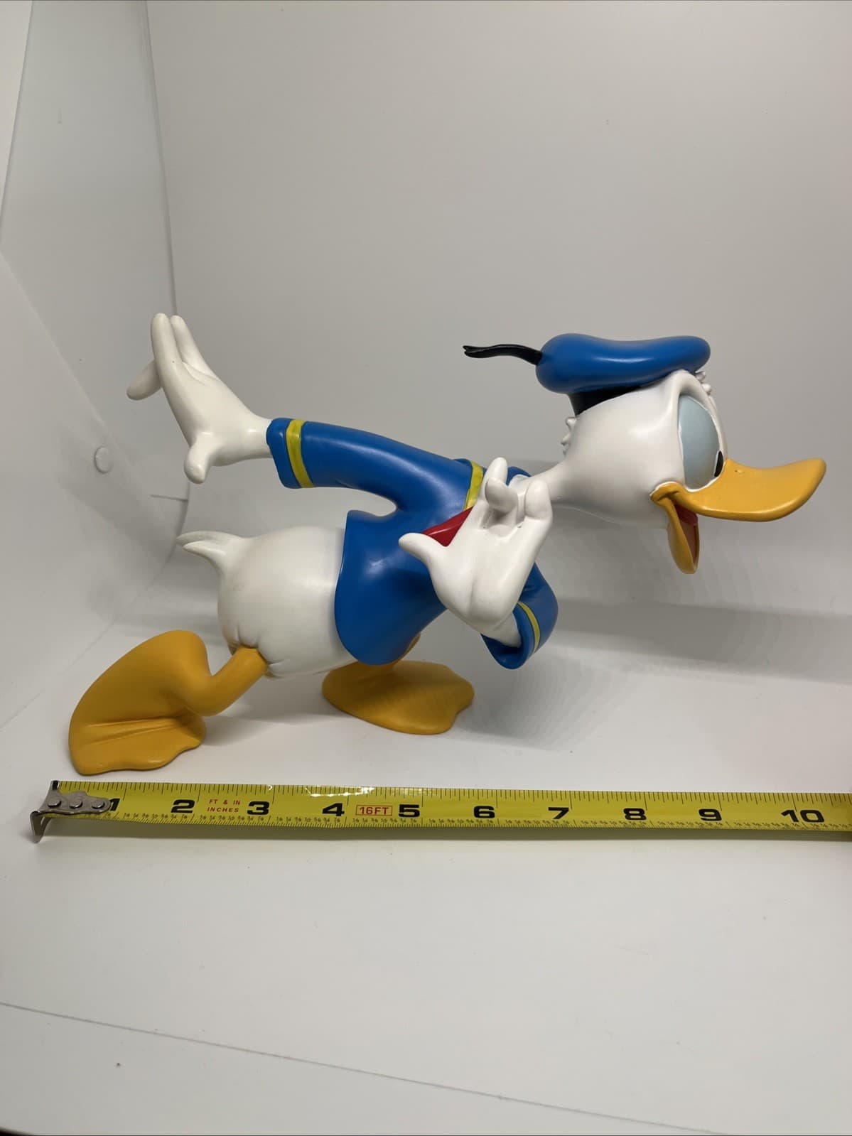 Donald Duck Figure Racing