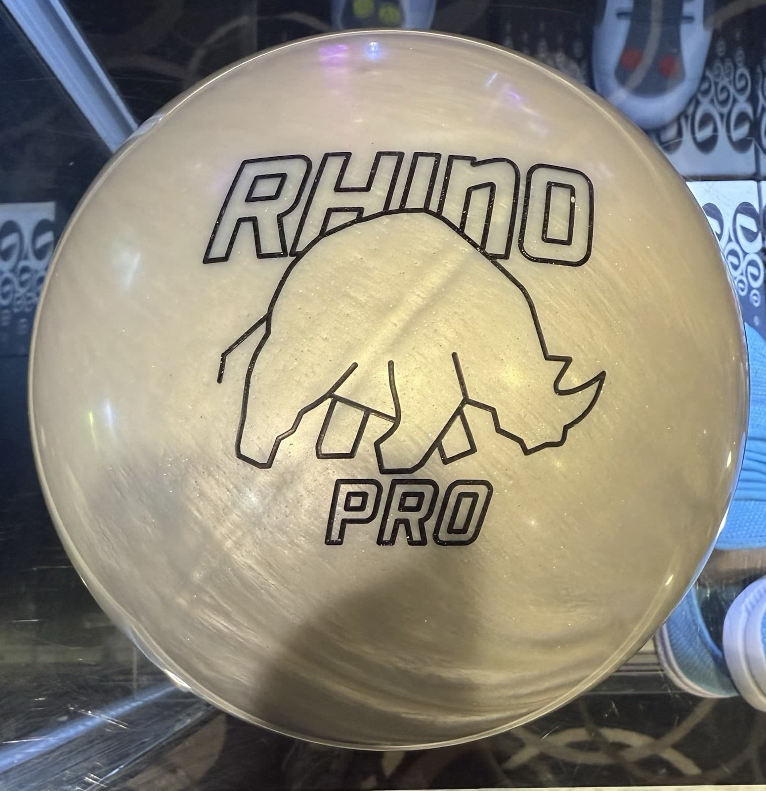 NEW Brunswick Ivory Rhino Pro Bowling Ball 14 Lb PIN 3-4 TOP WEIGHT 2.6