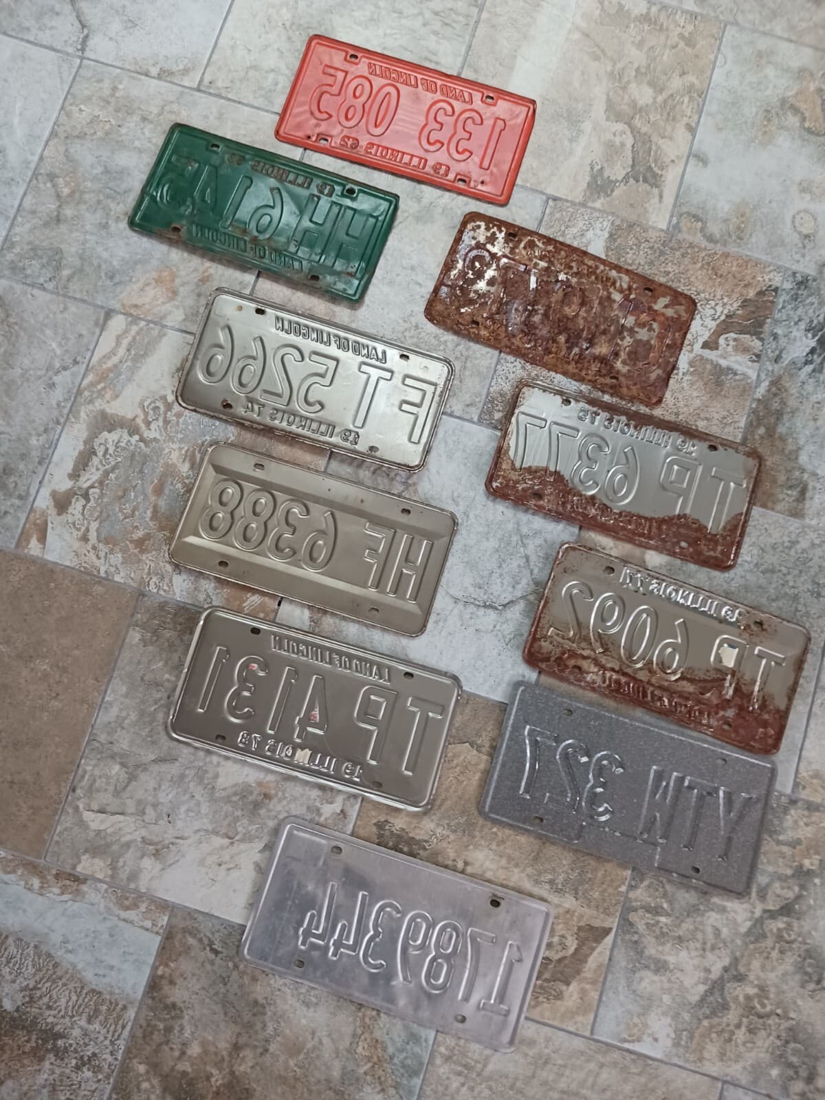 10 Illinois License Plates Lot Collecting Decorating Man Cave 2