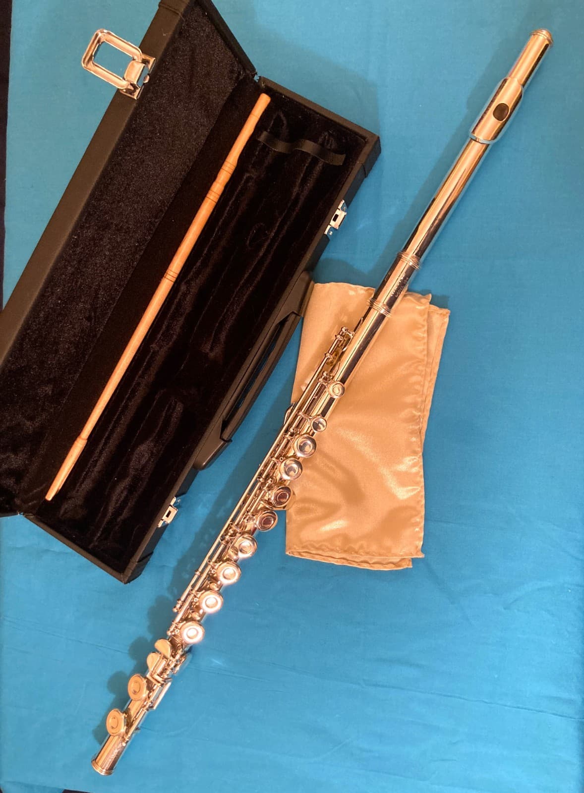 Armstrong Model 104-Student Flute-Overhauled-Made in USA c.1970-with New Case! 4