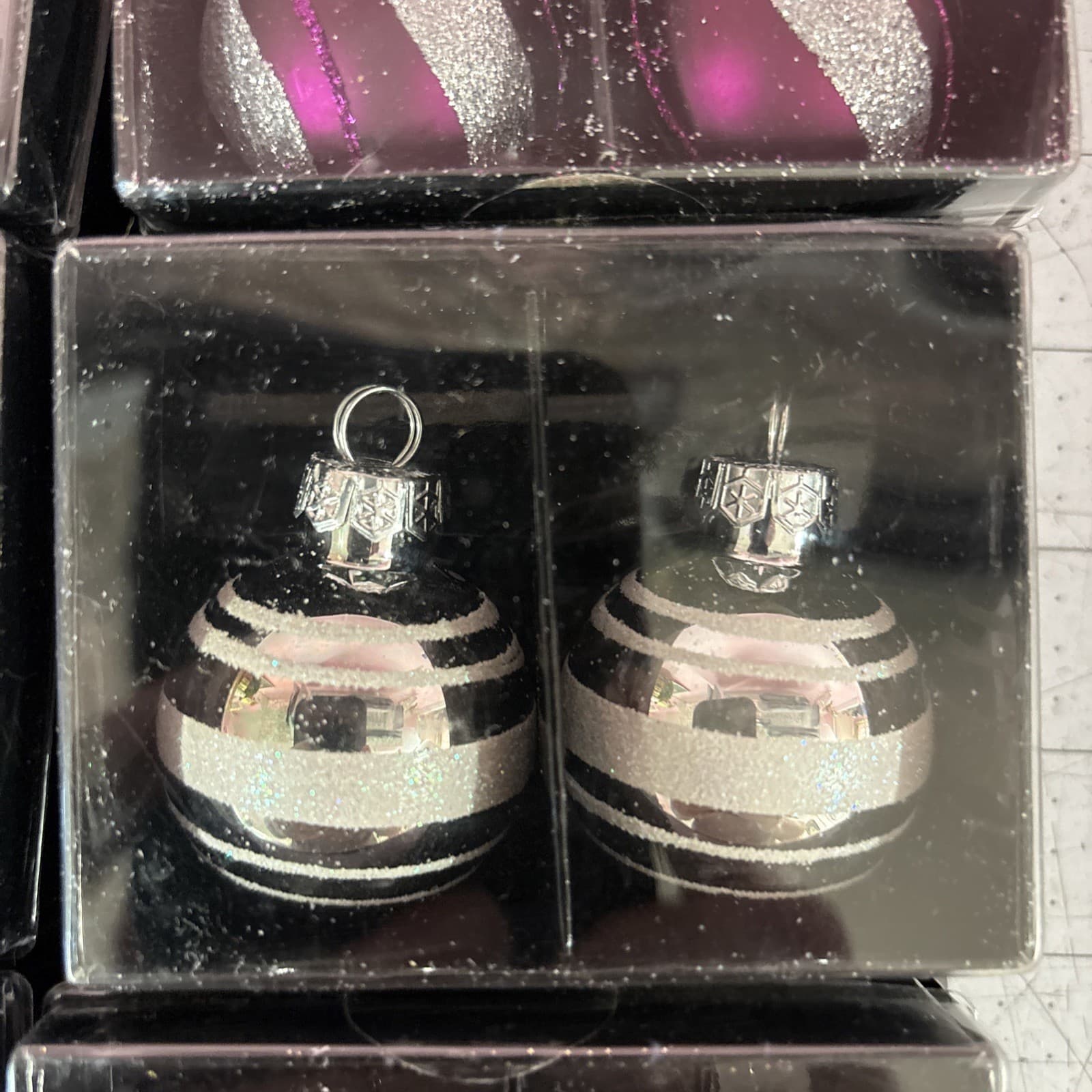 7 DEMURE DAMASK 1.5" Christmas Ornament Place Card Holders 5