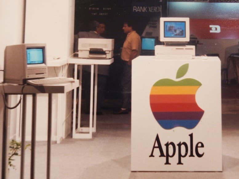 APPLE MACINTOSH II COMPUTER EXPO ISRAEL LATE 1980s RAINBOW LOGO LARGE PHOTO 2