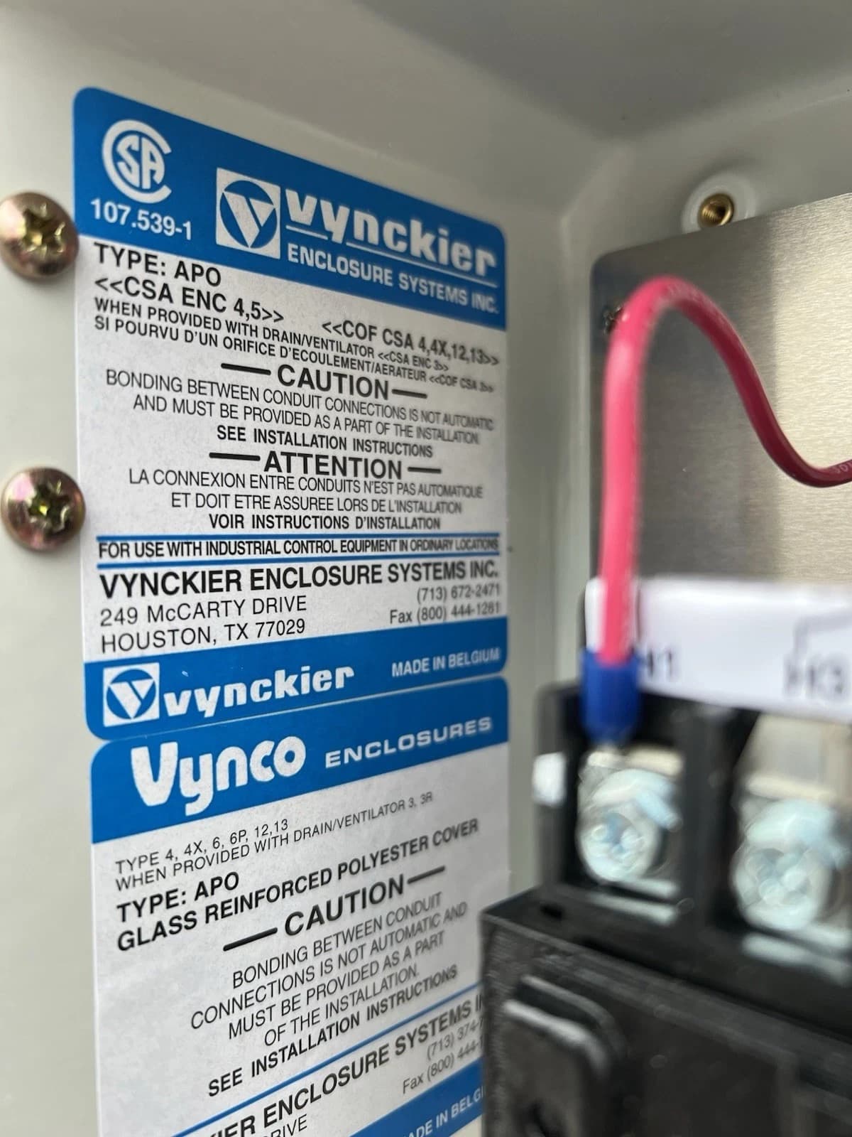 Vynckier Enclosure Motor Starter W/ Start/stop Switch,  3 HP at 230V, 5 HP@460v 2