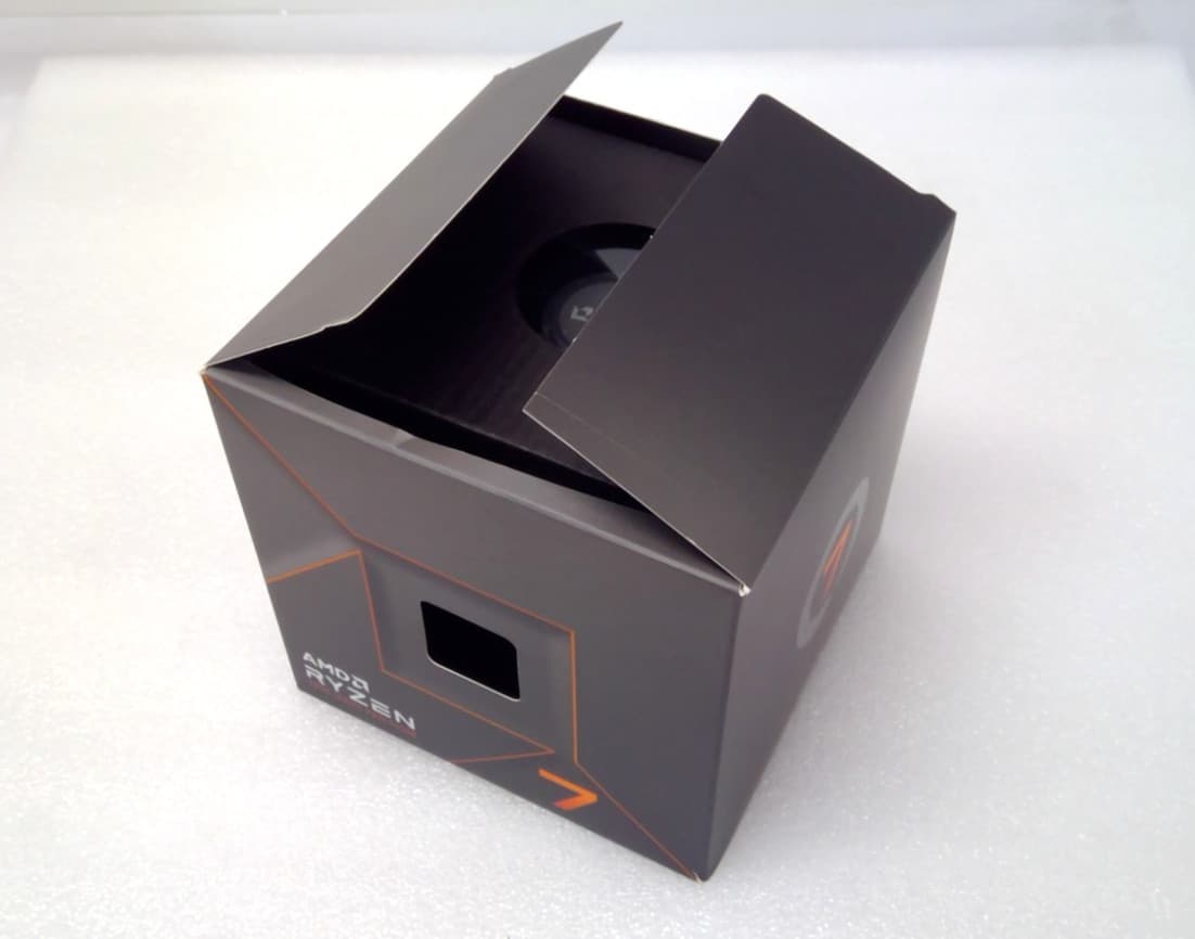 *New* AMD Wraith Prism RGB LED CPU Cooler Heatsink Fan AM4 AM5 712-000075 / 76 2