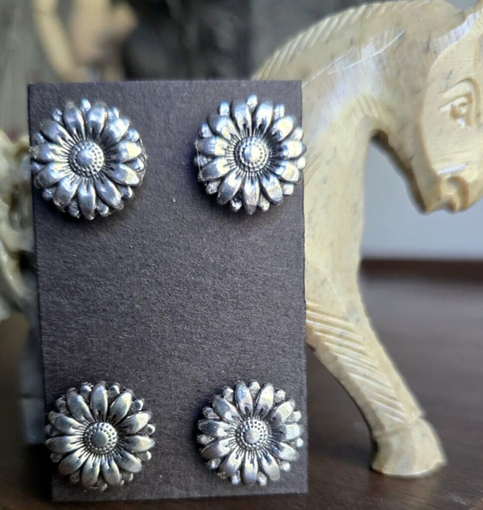 4 piece Silver Sunflower Magnetic Pins . Hunt Seat, Western.  Hat magnetic Pins. 5