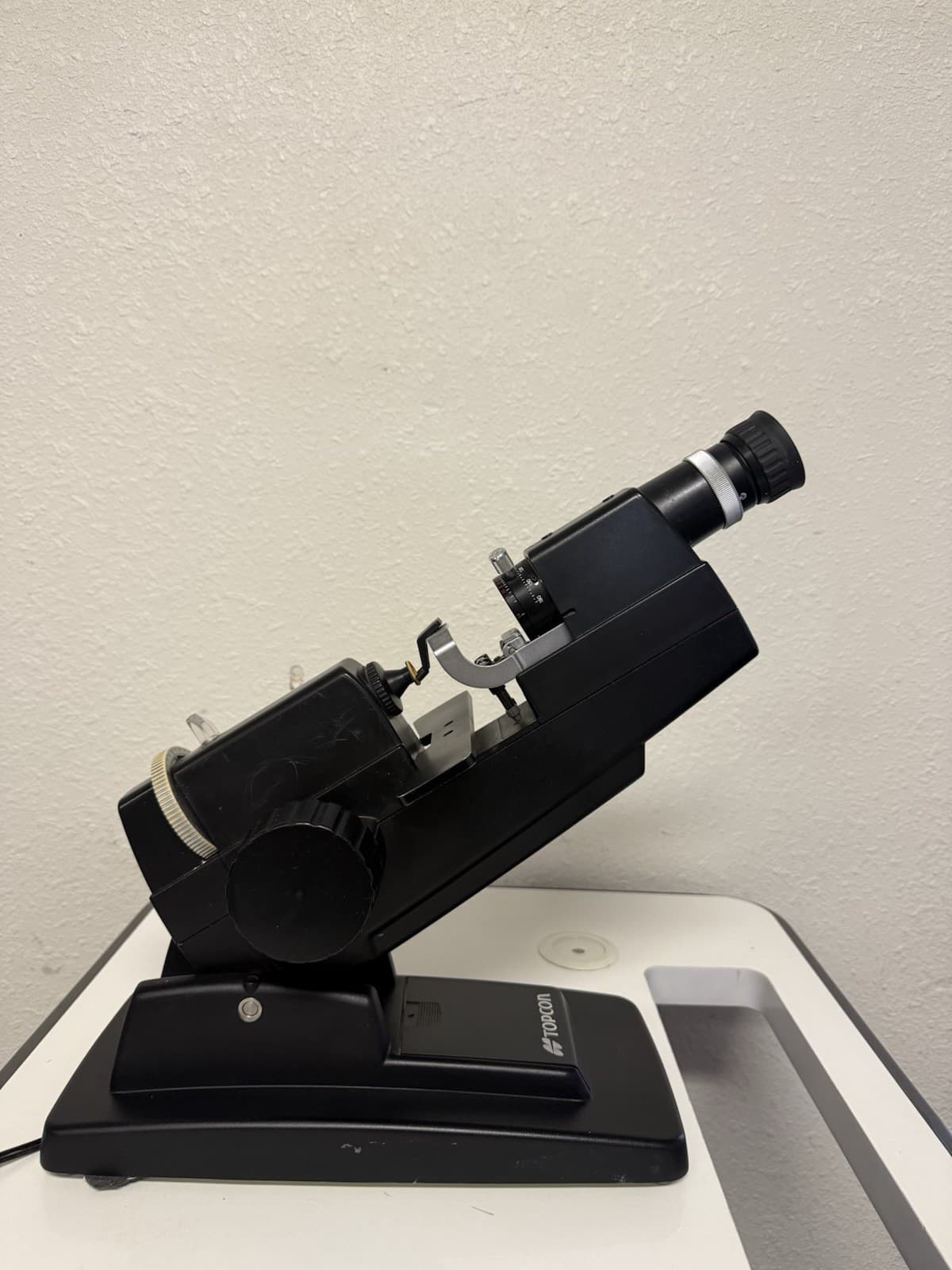 Topcon LM-6E Manual Lensmeter 2