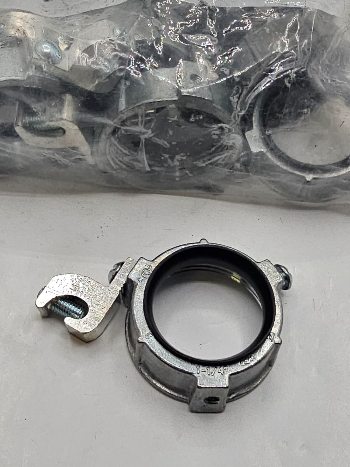 (QTY 13) GLL4 DC, Conduit Grounding Bushing, 1 1/4 Insulated