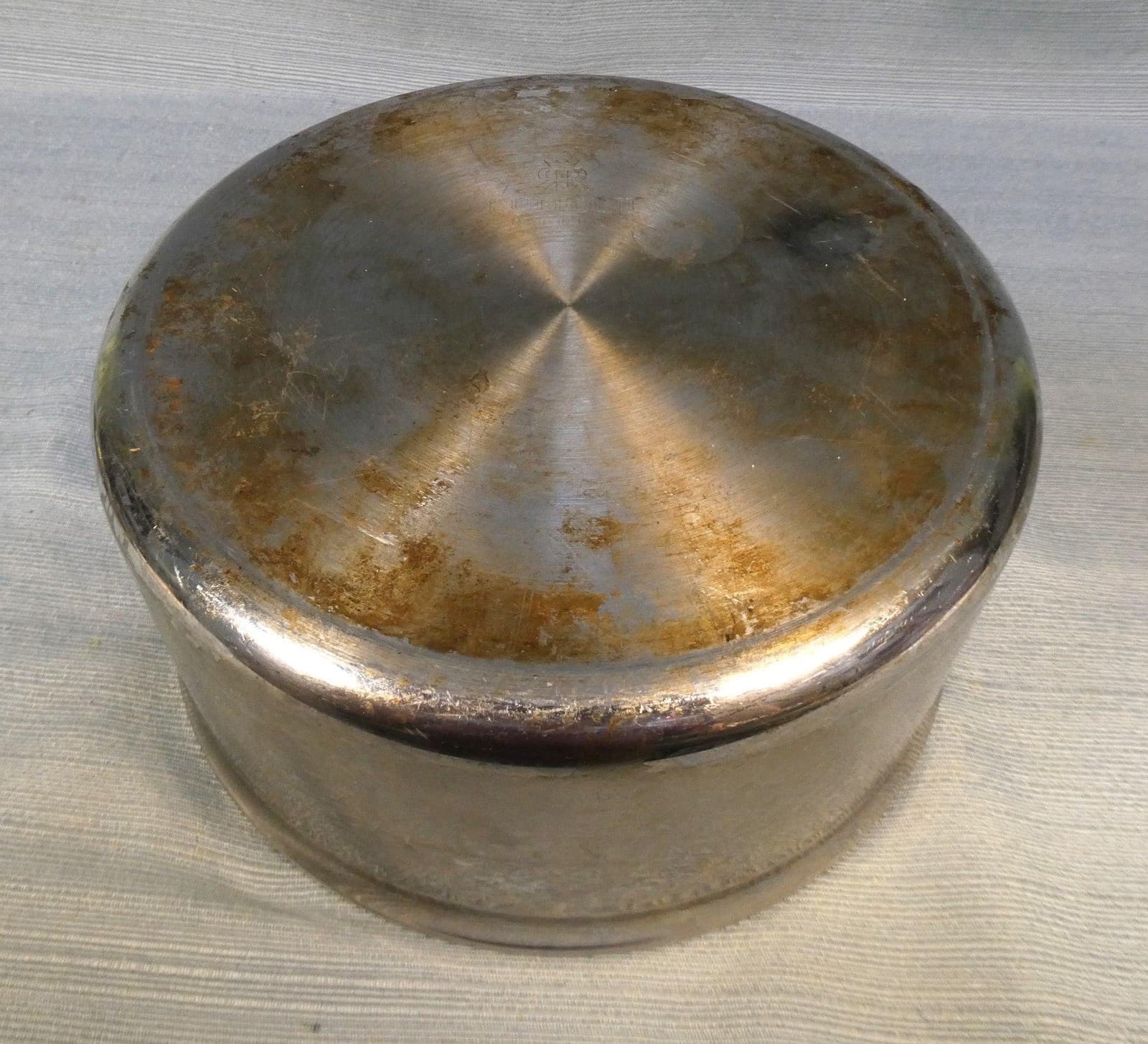 Ruffoni Opus Prima 2.5 Qt. Saucepan Hammered Stainless with Grape Knob 4