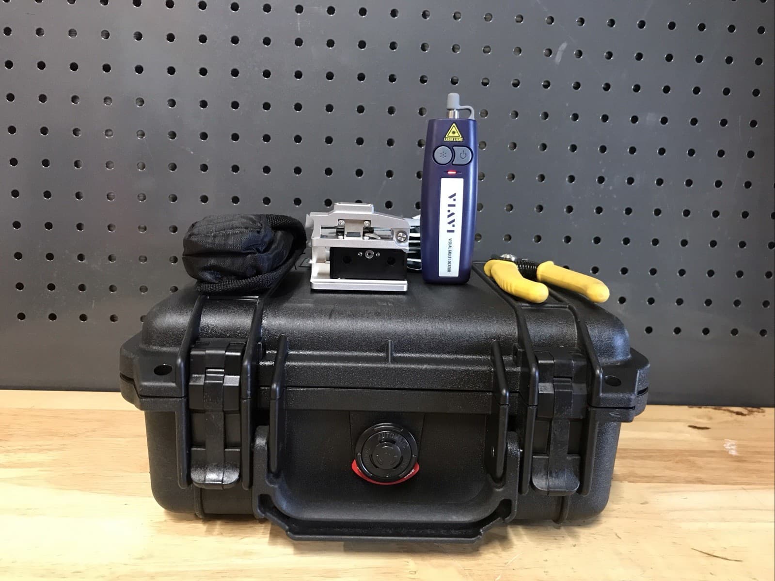 PRECISIÓN FIBER OPTIC CUTTER AND VIAVI FFL-050 Visual Fault Locator  3