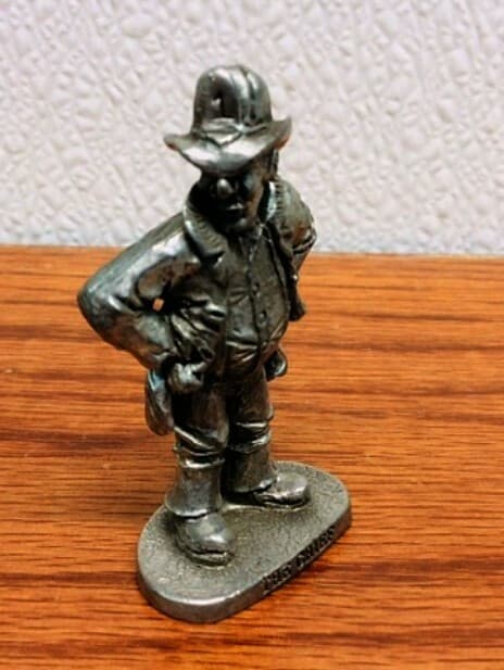 Fire CHIEF, Fireman, the CHIEF "Roger Wheeler" Pewter Alloy 36 Firemen FIGURINE 2