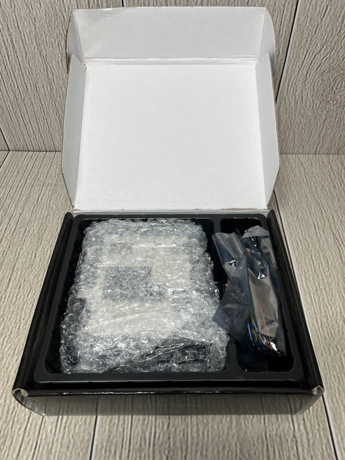 Suprema BioStation BST-TC-V07KA Innovative Fingerprint Terminal 2